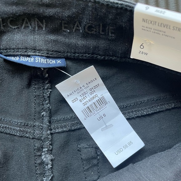 American Eagle Outfitters Women’s Hi-Rise Shortie Shorts Black Floral Print New - Picture 3 of 3